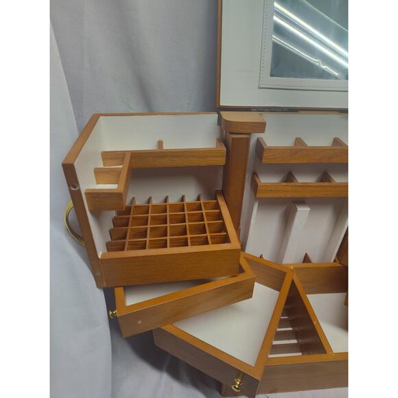 Lori Greiner Makeup or Jewelry Organizer Clever & Unique Creations 4 Tier - Picture 5 of 9